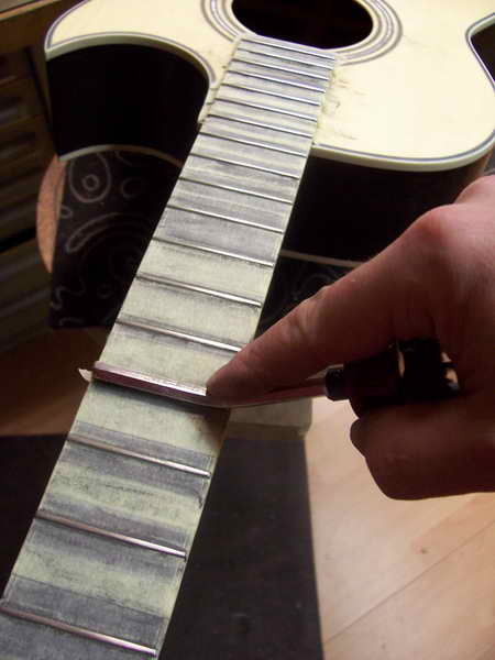 Dressing of the frets