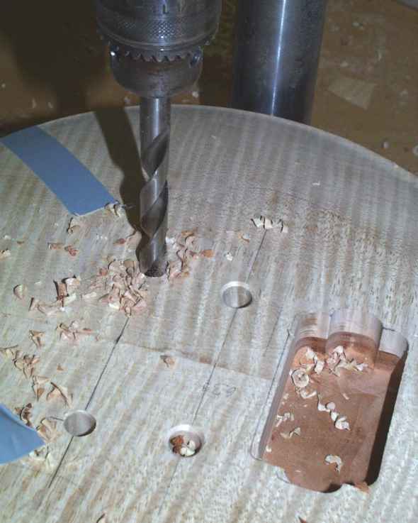 Drilling of the string attachment